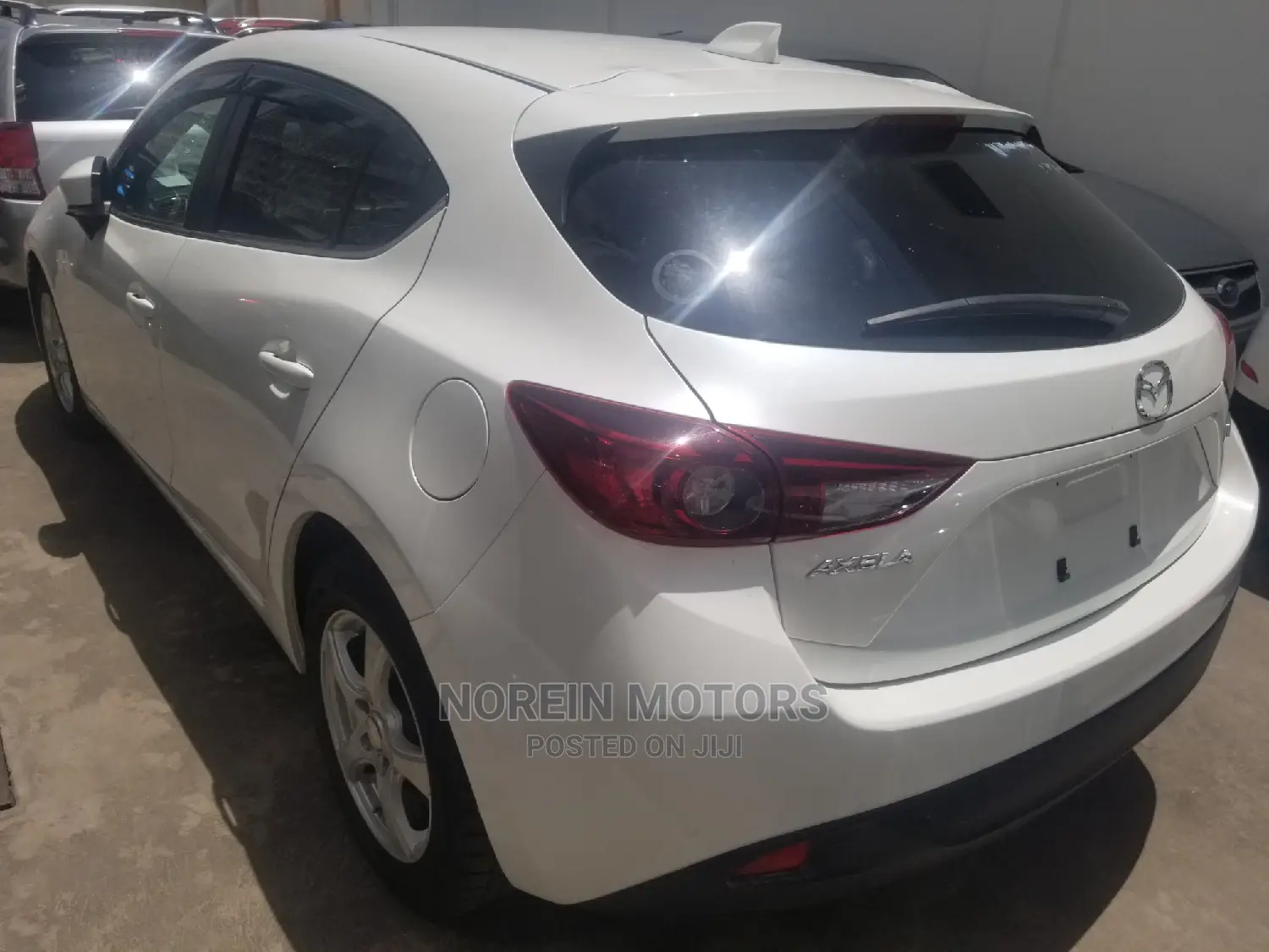 Mazda Axela SV Premium 2014 Pearl