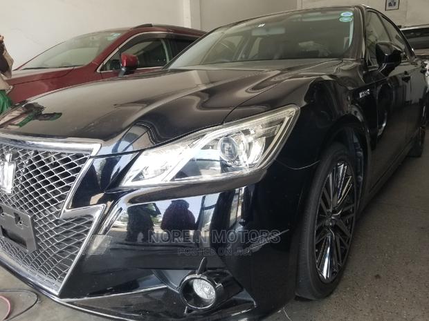 Toyota Crown 2014 Black