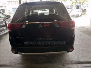 Mitsubishi Outlander 2015 Black