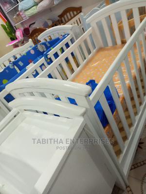 Babys Cot / Bed - thumbnail 2