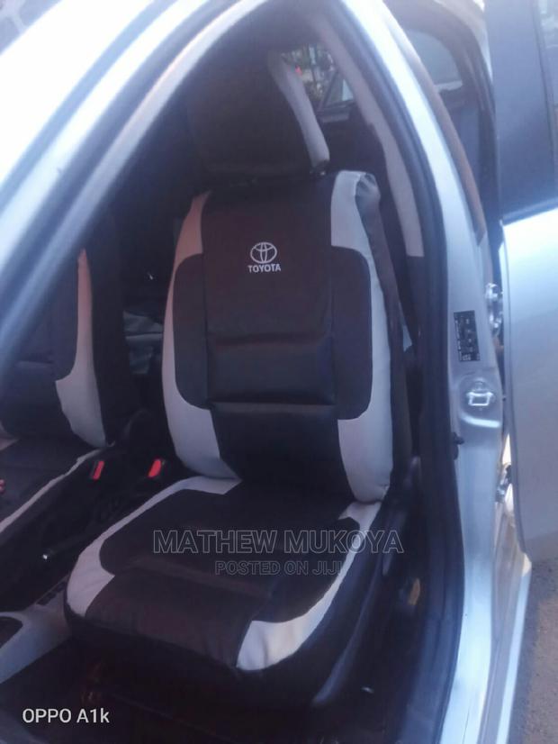 Toyota Hilux (D .Cab)Car Seat Covers