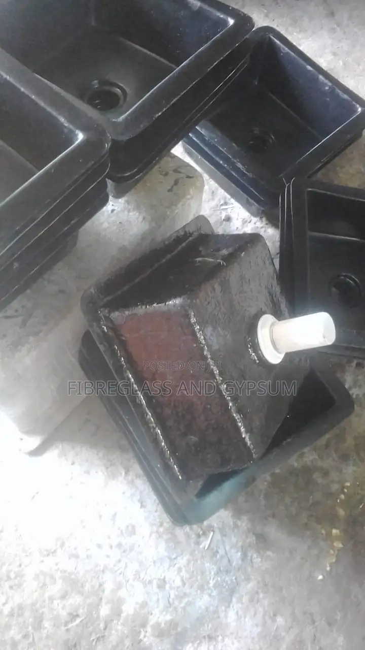Fibreglass Laboratory Sinks for Hospitals and Schools