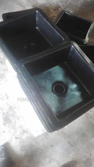 Fibreglass Laboratory Sinks for Hospitals and Schools