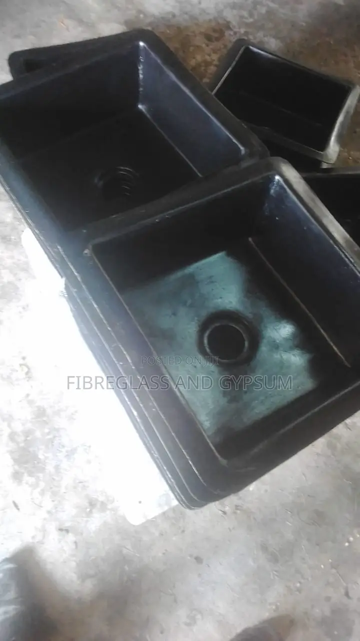Fibreglass Laboratory Sinks for Hospitals and Schools