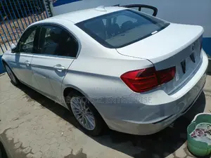 BMW 320i 2015 White