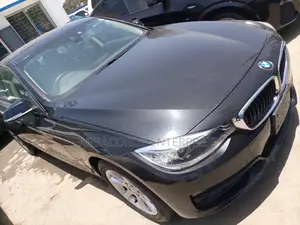 BMW 320i 2014 SV Premium Black