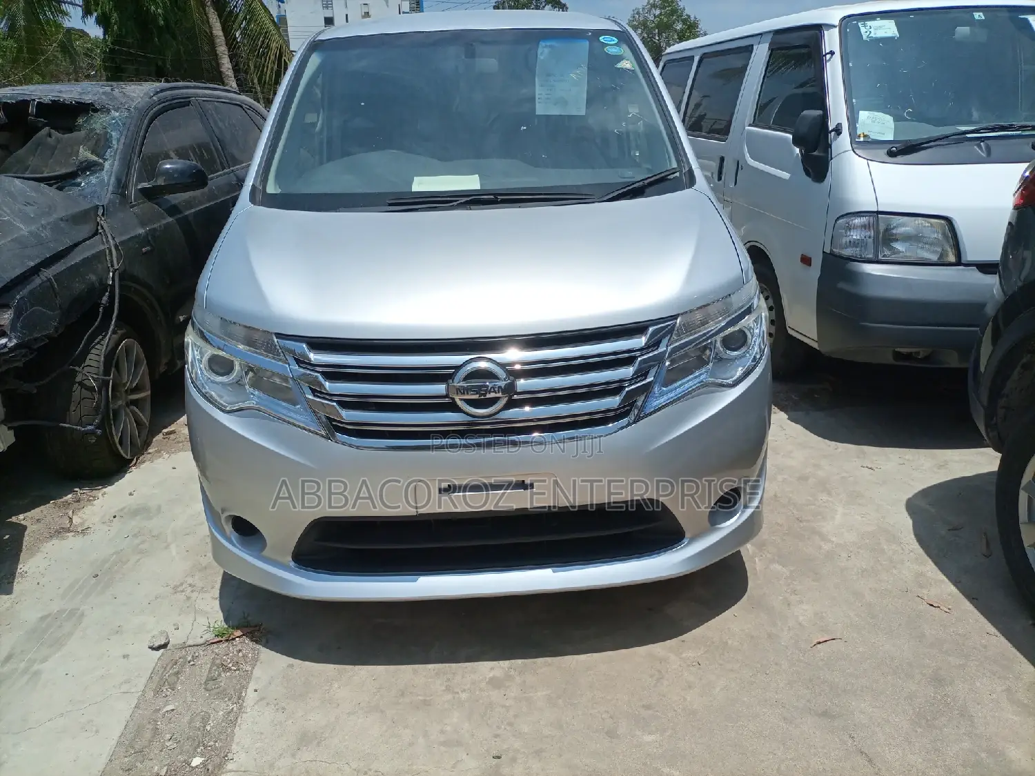 Nissan Serena 2015 Silver