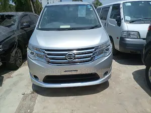 Nissan Serena 2015 Silver