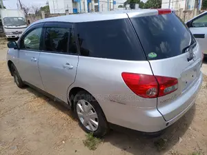 Nissan Wingroad 2015 Silver