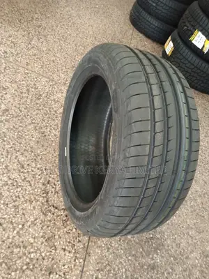 255/45r18 Goodyear Tyre