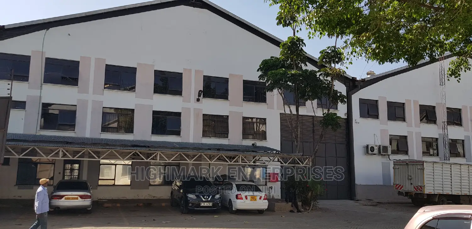 13515 Sq Feet Godown to Let