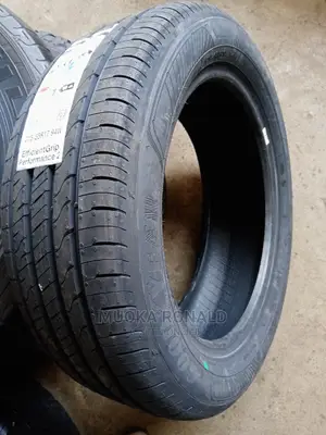 215/55r17 Goodyear Tyre
