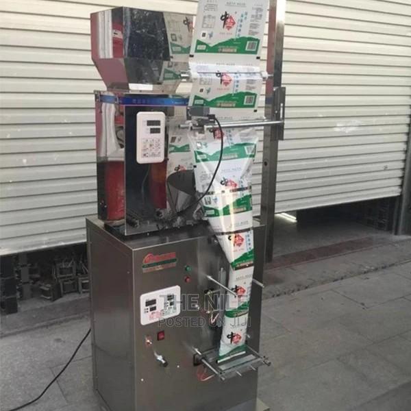 Cashew Nuts Bag Packing - main view