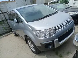 Mitsubishi Delica 2015 Gray