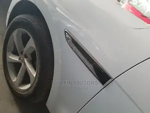 Jaguar F-Pace 2017 Pearl