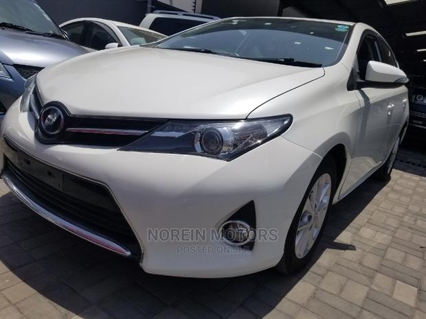 Toyota Auris 2015 White - thumbnail 3