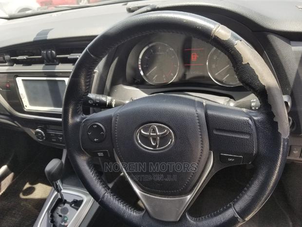 Toyota Auris 2015 White - thumbnail 4