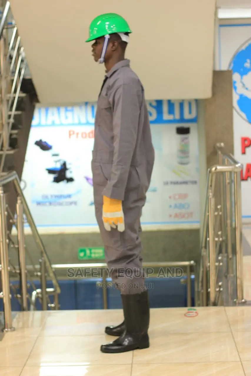 Plain Overalls Made of Grey Cotton Tetrex