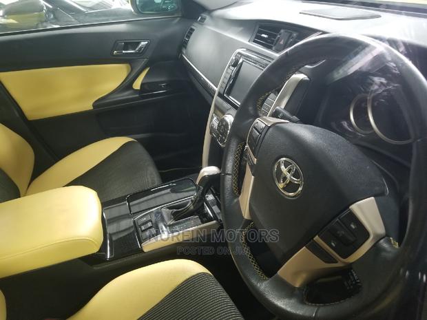 Toyota Mark X 2014 Yellow - thumbnail 3