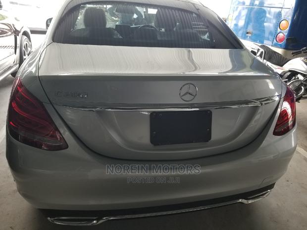 Mercedes-Benz C200 2014 Silver - thumbnail 3