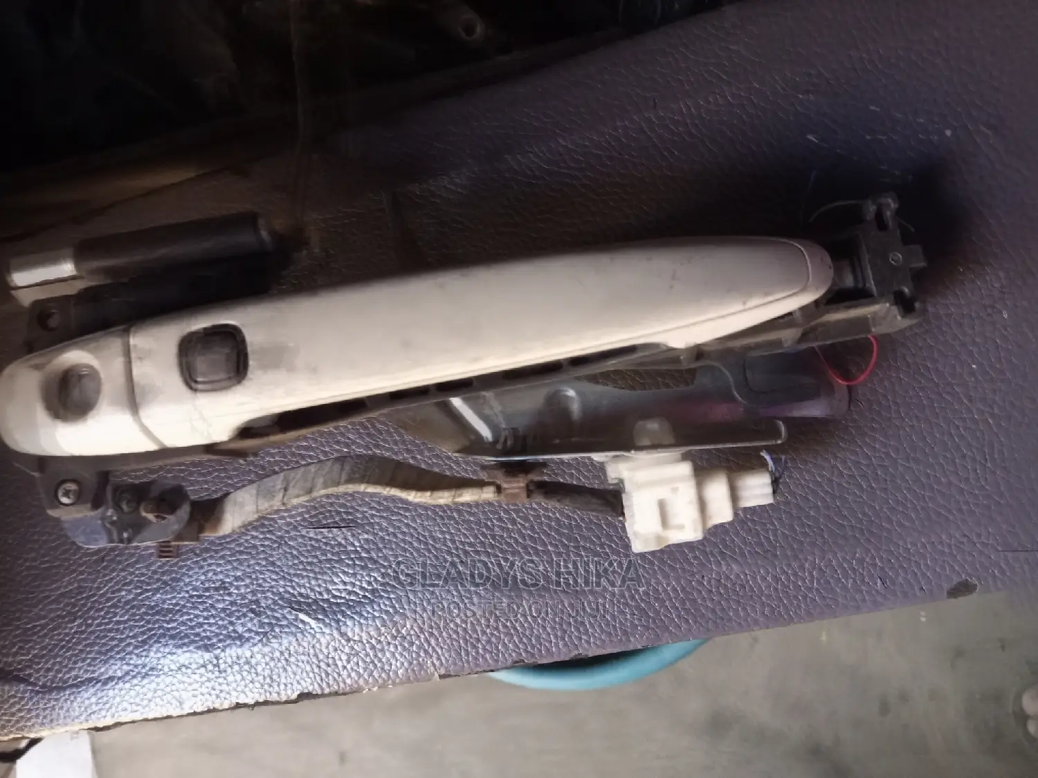 Ex Japan Door Handle for Premio 240
