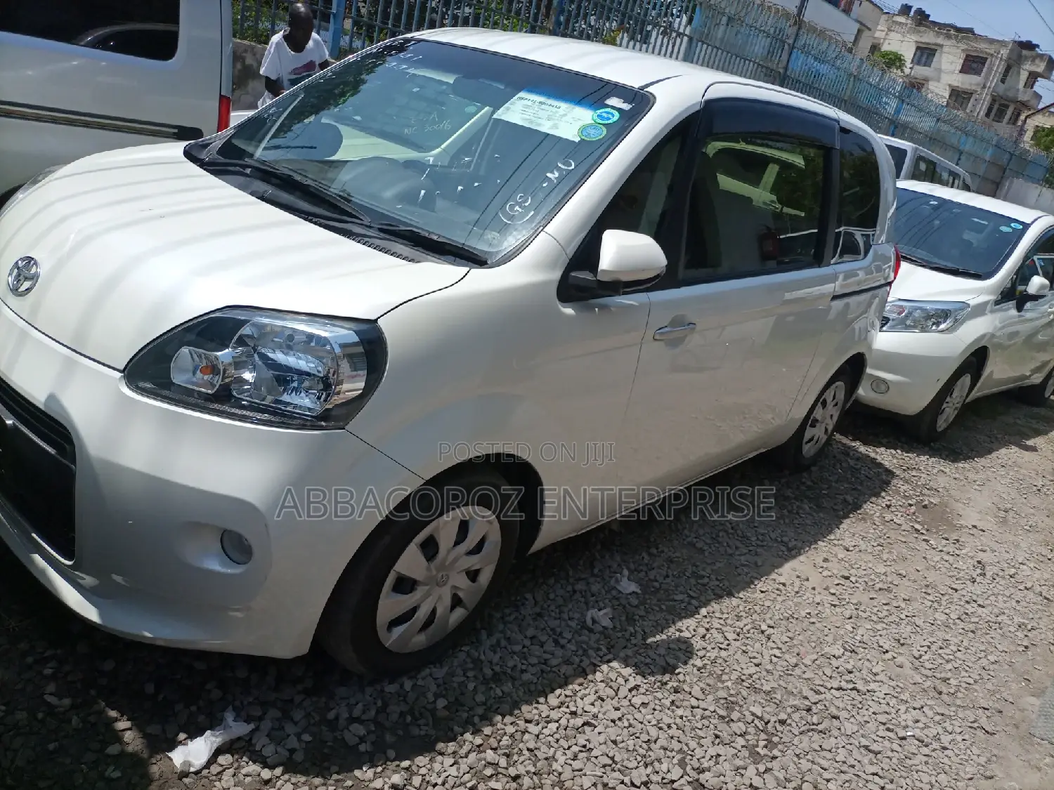 Toyota Porte 2015 Off White