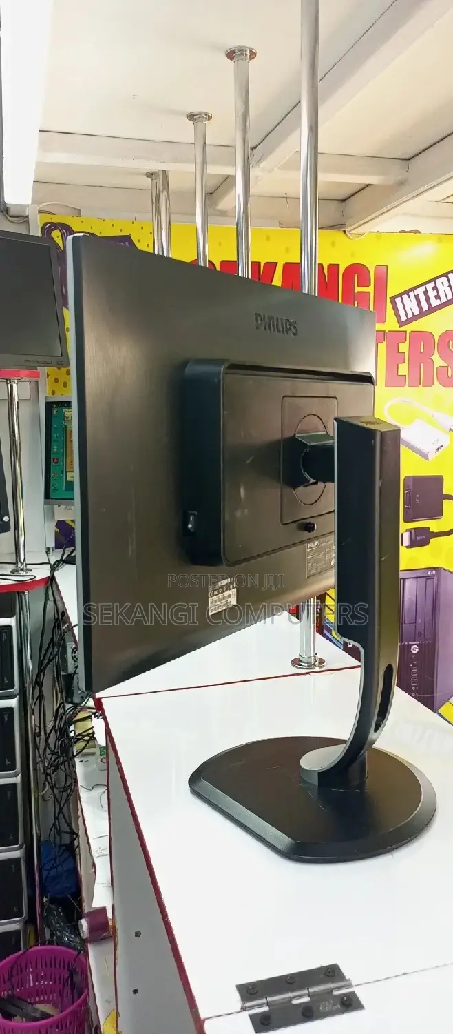 Monitor TFT 23