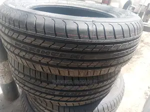 215/60r17 Maxtrec Tyre