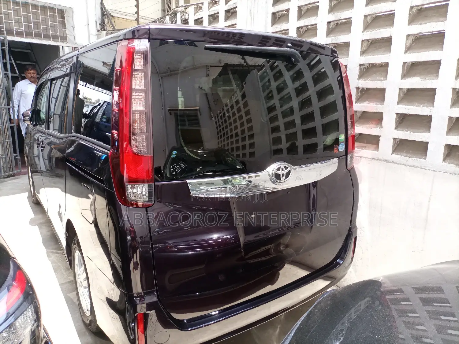 Toyota Noah 2015 Brown