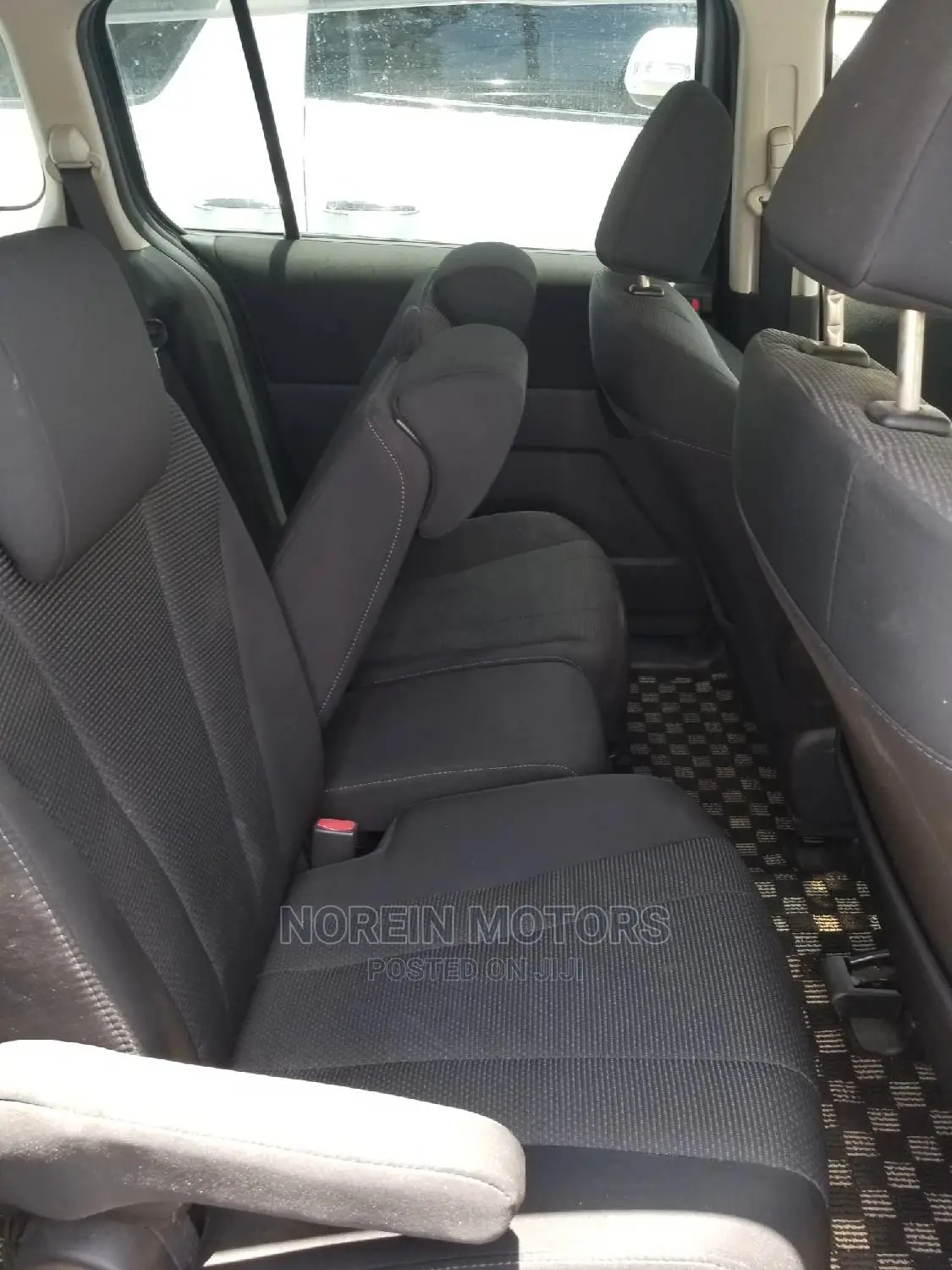 Mazda Premacy 2014 Purple