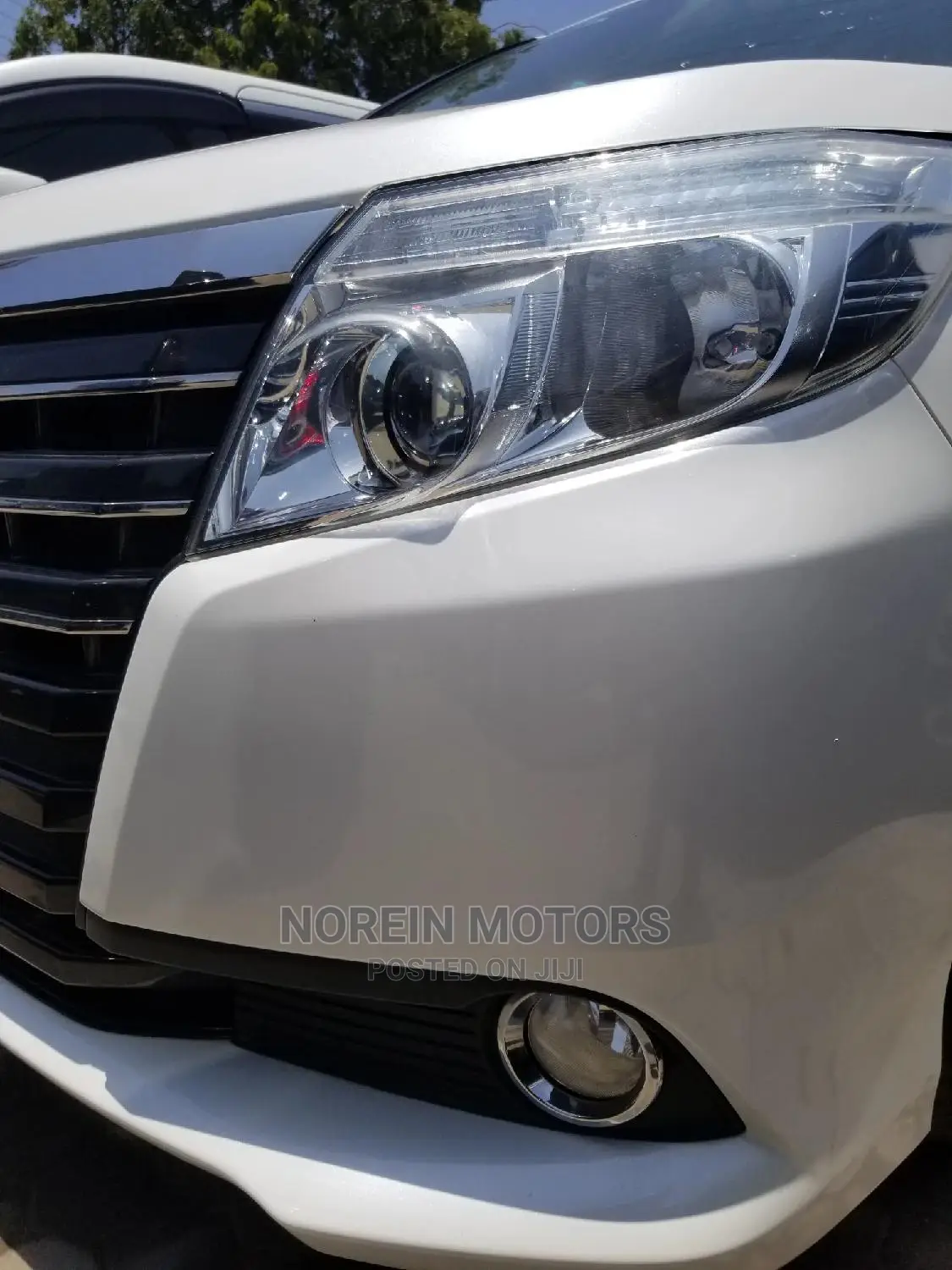 Toyota Noah 2014 White