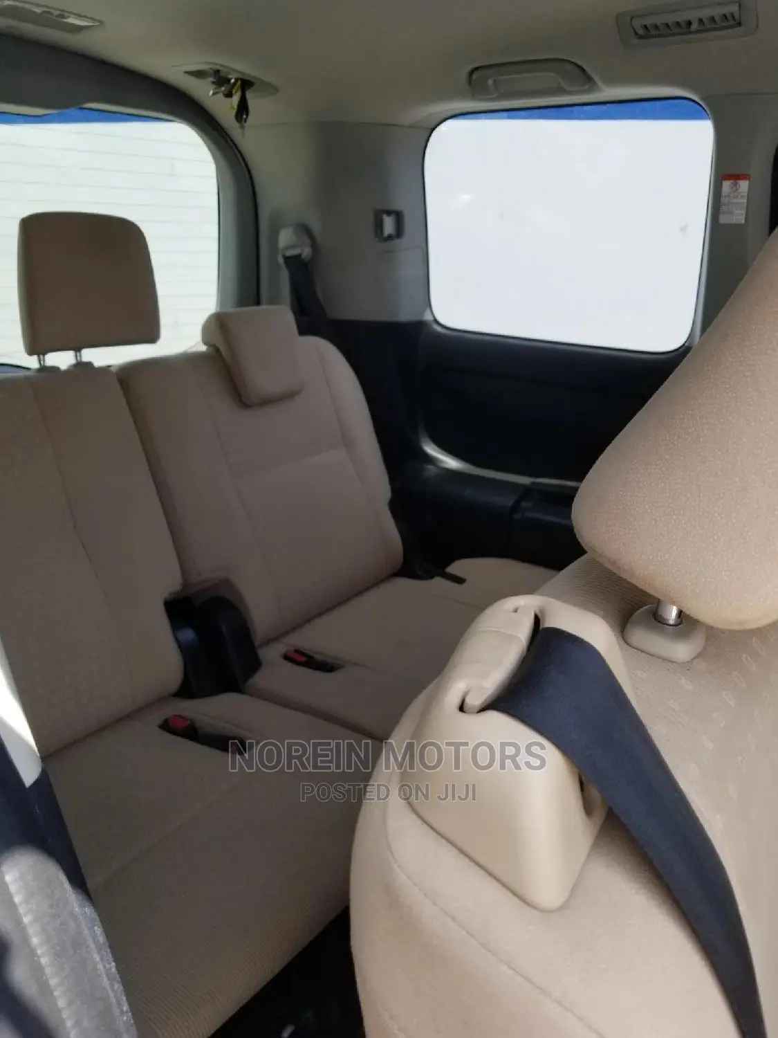Toyota Noah 2014 White