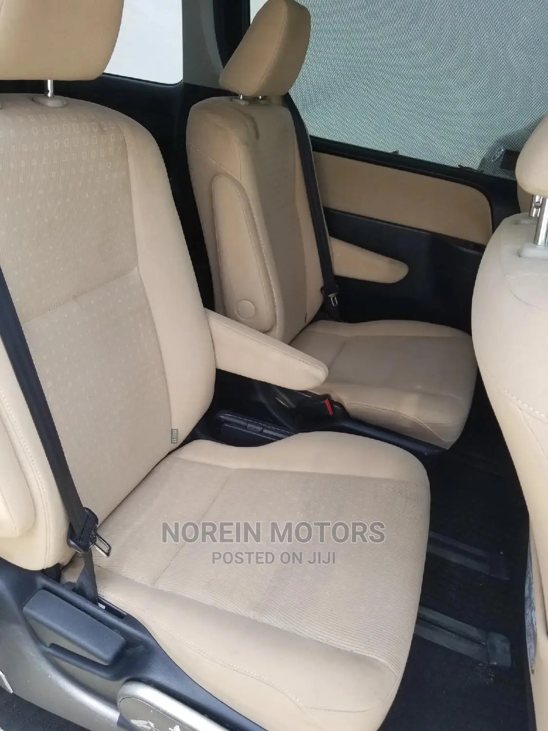 Toyota Noah 2014 White