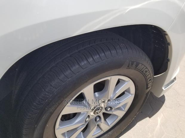 Toyota Land Cruiser Prado 2018 White - thumbnail 3