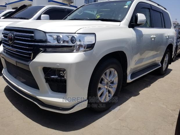 Toyota Land Cruiser Prado 2018 White - thumbnail 2