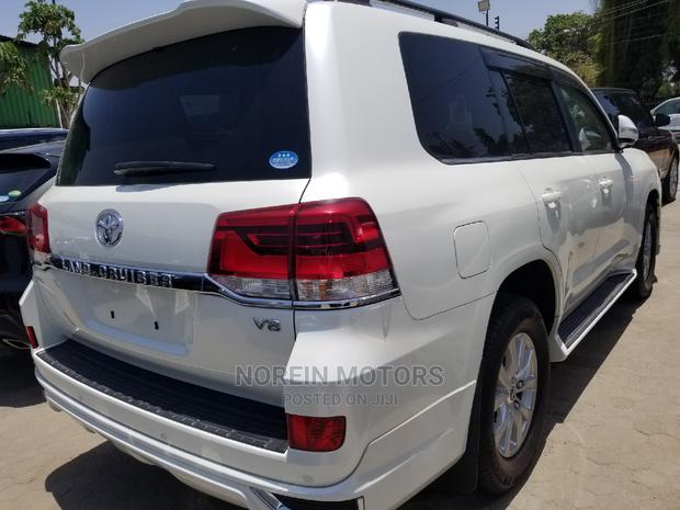 Toyota Land Cruiser Prado 2018 White - thumbnail 13