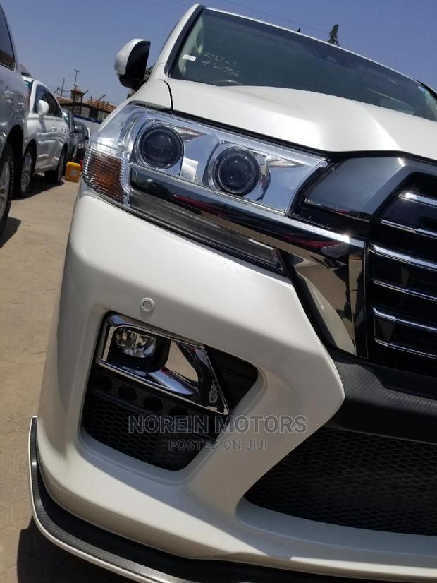 Toyota Land Cruiser Prado 2018 White - thumbnail 5