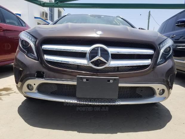 Mercedes-Benz GLA 250 2014 SV Premium Brown - main view