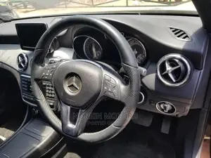 Mercedes-Benz GLA 250 2014 SV Premium Brown