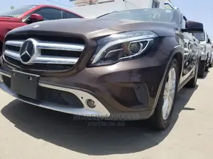 Mercedes-Benz GLA 250 2014 SV Premium Brown