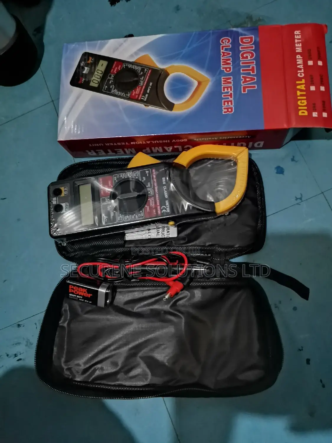 Digital Clamp Meter 266