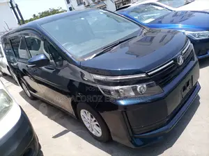 Toyota Voxy 2015 Blue