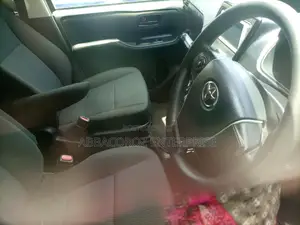 Toyota Voxy 2015 Blue