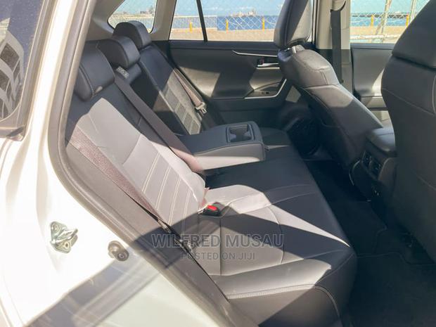 Toyota RAV4 2020 White - thumbnail 4