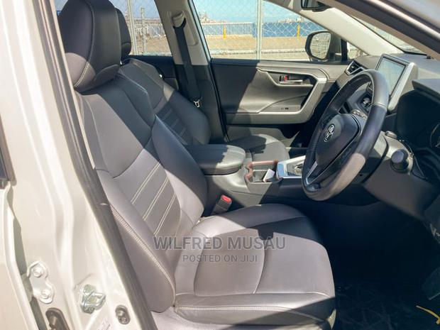 Toyota RAV4 2020 White - thumbnail 2