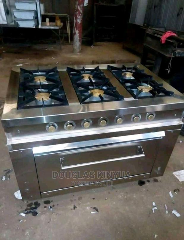 Combined Cooker With Oven and Six Burners - main view