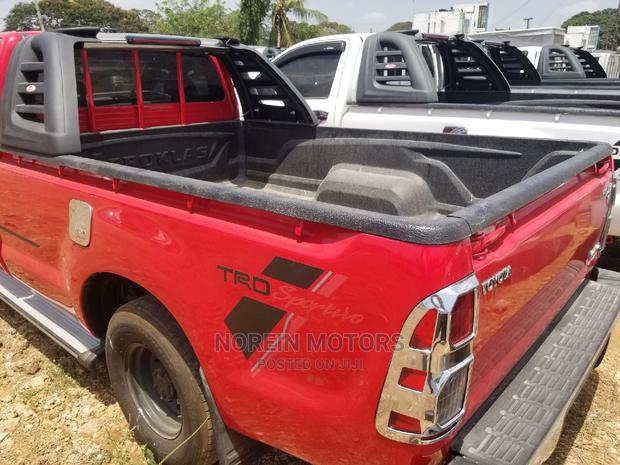 Toyota Hilux 2015 Red - thumbnail 9