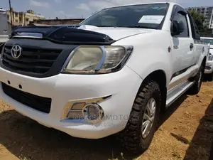 Toyota Hilux 2014 Purple