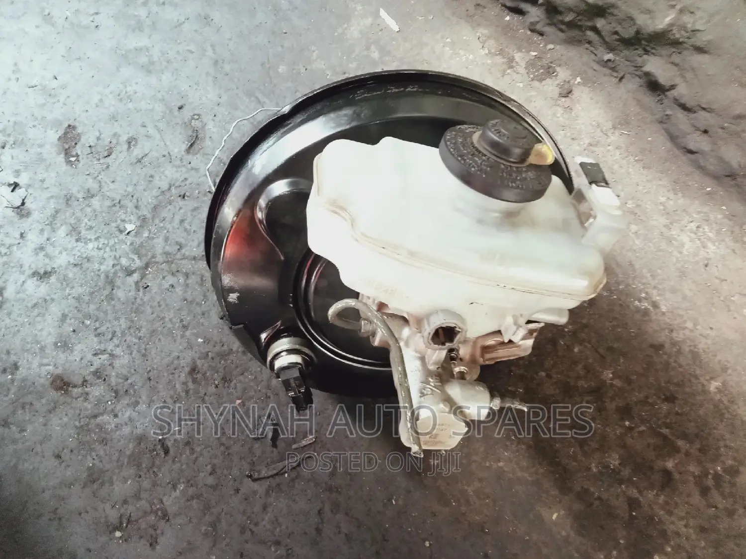 Brake Master Cylinder and Booster Toyota 9l