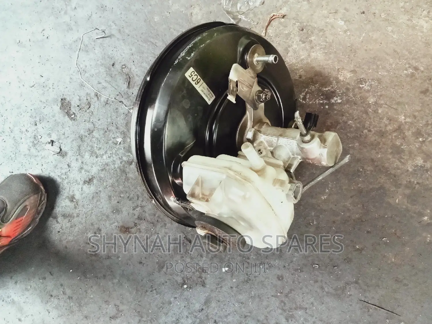 Brake Master Cylinder and Booster Toyota 9l
